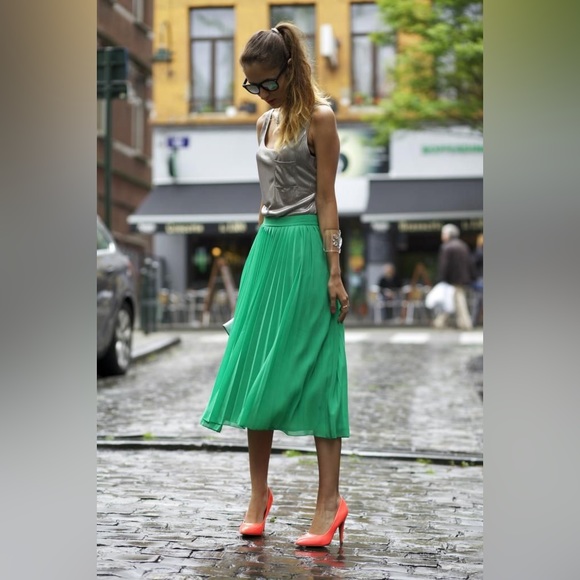 ASOS Green Pleated Midi Skirt - Picture 2 of 8